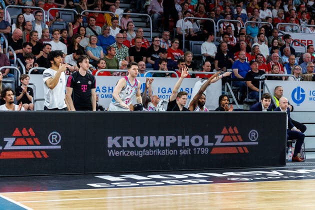 Team, Mannschaft, jubelt, Jubel, positive Emotionen, positive Emotion, BMA365 Bamberg Baskets vs. Telekom Baskets Bonn, Basketball, easyCredit BBL, 34. Spieltag, 10.05.2026 BMA365 Bamberg Baskets vs. Telekom Baskets Bonn, Basketball, easyCredit BBL, 34. Spieltag, 10.05.2026 Bamberg Copyright: xEibner-Pressefoto G.xSantemizx EP_EER