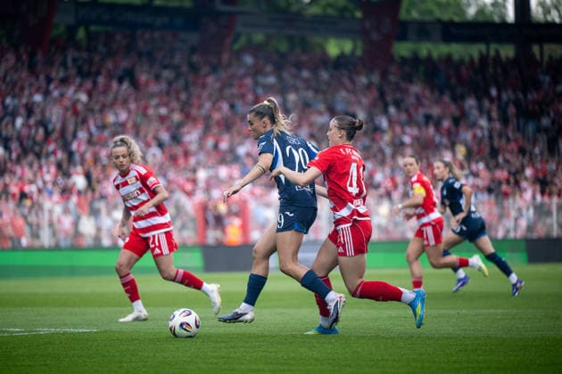GER, 1. FFBL, 1. FC Union Berlin vs TSG 1899 Hoffenheim 10.05.2026, Alte Försterei, Berlin, GER, 1. FFBL, 1. FC Union Berlin vs TSG 1899 Hoffenheim, im Bild Selina Cerci (TSG Hoffenheim, 29) im Zweikampf mit Lia Kamber (Union Berlin, 41), DFB regulations prohibit any use of photographs as image sequences and or quasi-video