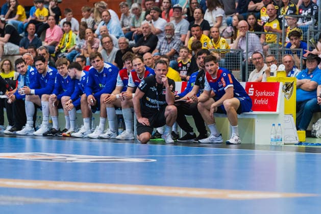 HBW Balingen-Weistetten Team auf der Bank HSG Krefeld Niederrhein vs. HBW Balingen-Weilstetten, Handball, 2.HBL, 31.Spieltag, Saison 2025 26, 10.05.2026, HSG Krefeld Niederrhein vs. HBW Balingen-Weilstetten, Handball, 2.HBL, 31.Spieltag, Saison 2025 26, 10.05.2026 Krefeld Copyright: xEibner-Pressefoto LukasxBaldygax EP_LBA