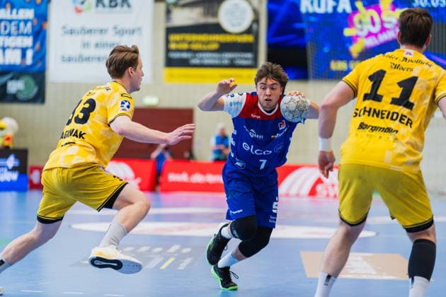 Lars Jagieniak (HSG Krefeld Niederrhein, 33) greift, Elias Huber (HBW Balingen-Weilstetten, 07) an der den Ball hat, Lucas Schneider (HSG Krefeld Niederrhein, 11) HSG Krefeld Niederrhein vs. HBW Balingen-Weilstetten, Handball, 2.HBL, 31.Spieltag, Saison 2025 26, 10.05.2026, HSG Krefeld Niederrhein vs. HBW Balingen-Weilstetten, Handball, 2.HBL, 31.Spieltag, Saison 2025 26, 10.05.2026 Krefeld Copyright: xEibner-Pressefoto LukasxBaldygax EP_LBA