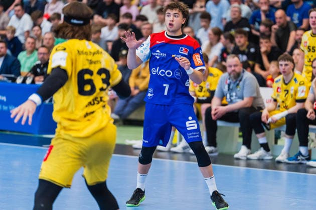 Julius Rose (HSG Krefeld Niederrhein, 63), Elias Huber (HBW Balingen-Weilstetten, 07) erwartet aufgeraegt den Ball HSG Krefeld Niederrhein vs. HBW Balingen-Weilstetten, Handball, 2.HBL, 31.Spieltag, Saison 2025 26, 10.05.2026, HSG Krefeld Niederrhein vs. HBW Balingen-Weilstetten, Handball, 2.HBL, 31.Spieltag, Saison 2025 26, 10.05.2026 Krefeld Copyright: xEibner-Pressefoto LukasxBaldygax EP_LBA