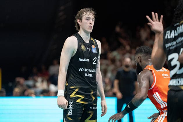 Benny Schroeder (Nr. 2 Basketball Loewen Braunschweig) GER, Basketball Loewen Braunschweig gegen Chemnitz 99ers, Basketball, easyCredit BBL, Woche 34, Spielzeit 2025 26, 10.05.2026 GER, Basketball Loewen Braunschweig gegen Chemnitz 99ers, Basketball, easyCredit BBL, Woche 34, Spielzeit 2025 26, 10.05.2026 Braunschweig Copyright: xEibner-Pressefoto DanielxREINELTx EP_DRT