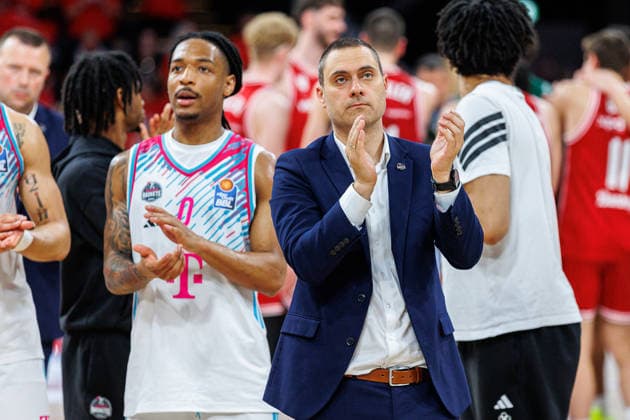 Marko Stankovic (Telekom Baskets Bonn, Trainer), Spielende, enttaeuscht, Enttaeuschung, negative Emotionen, negative Emotion, BMA365 Bamberg Baskets vs. Telekom Baskets Bonn, Basketball, easyCredit BBL, 34. Spieltag, 10.05.2026 BMA365 Bamberg Baskets vs. Telekom Baskets Bonn, Basketball, easyCredit BBL, 34. Spieltag, 10.05.2026 Bamberg Copyright: xEibner-Pressefoto G.xSantemizx EP_EER
