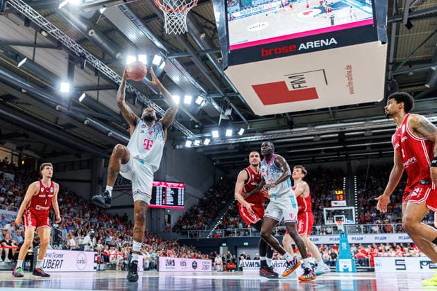 Jeff Garrett Jr. (Telekom Baskets Bonn, 04), Daniel Keppeler (BMA365 Bamberg Baskets, 31), Kur Jongkuch (Telekom Baskets Bonn, 15), BMA365 Bamberg Baskets vs. Telekom Baskets Bonn, Basketball, easyCredit BBL, 34. Spieltag, 10.05.2026 BMA365 Bamberg Baskets vs. Telekom Baskets Bonn, Basketball, easyCredit BBL, 34. Spieltag, 10.05.2026 Bamberg Copyright: xEibner-Pressefoto G.xSantemizx EP_EER