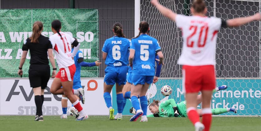 Leipzig, 11.05.2025, Red Bull Campus, Fußball, 1.Bundesliga, Frauen 25.Spieltag , RB Leipzig vs. Bayer 04 Leverkusen , Im Bild; Tor für RB Leipzig. Lisa Baum ( 11, RBL) trifft zum 1:0. , Nur zur redaktionellen Nutzung. Only editorial use. , DFL DFB regulations prohibit any use of photographs as image sequences and or quasi-video. ,