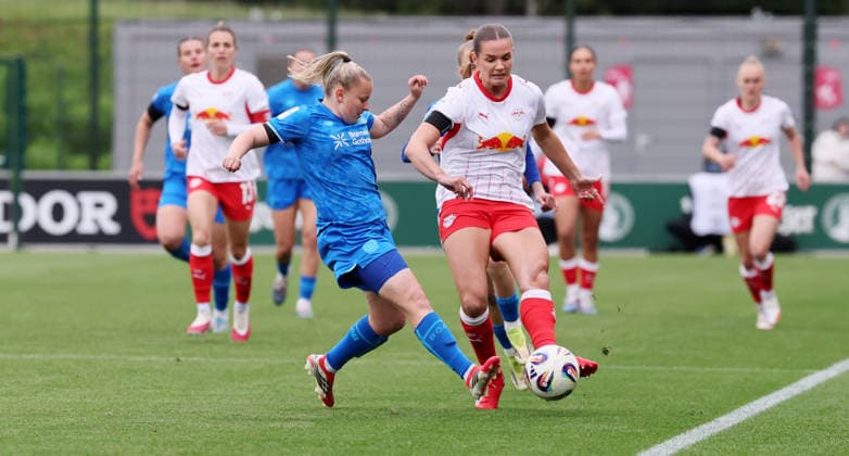 Leipzig, 11.05.2025, Red Bull Campus, Fußball, 1.Bundesliga, Frauen 25.Spieltag , RB Leipzig vs. Bayer 04 Leverkusen , Im Bild von links; Vanessa Fudalla ( 21, LEV), Andrea Norheim ( 3, RBL). , Nur zur redaktionellen Nutzung. Only editorial use. , DFL DFB regulations prohibit any use of photographs as image sequences and or quasi-video. ,