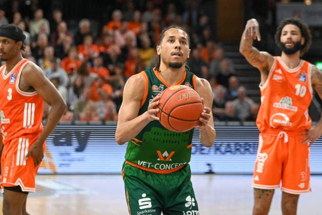Jordan Roland (VET-CONCEPT Gladiators Trier, 15) beim Freiwurf RASTA Vechta vs. VET-CONCEPT Gladiators Trier, easyCredit Basketball Bundesliga, Play-Ins, Saison 2025 2026, 12.05.2026, RASTA Vechta vs.VET-CONCEPT Gladiators Trier, easyCredit Basketball Bundesliga, Play-Ins, Saison 2025 2026, 12.05.2026 Vechta Copyright: xEibner-Pressefoto RobertxGertzenx EP_RGN
