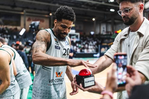 Urald King (Gladiators Trier) haut den Buzzer, Vet Concept Gladiators Trier vs Rostock Seawolves, Basketball, easyCredit BBL, Play Ins, Saison 2025 2026, 14.05.2026 Vet Concept Gladiators Trier vs Rostock Seawolves, Basketball, easyCredit BBL, Play Ins, Saison 2025 2026, 14.05.2026 Copyright: xEibner-Pressefoto AlexanderxNeisx EP_ANS