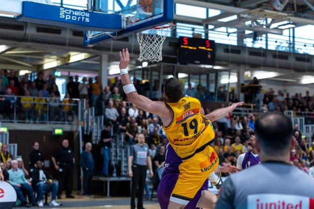 Aeneas Jung (Bozic Estriche Knights Kirchheim, 19) GER, Bozic Estriche Knights Kirchheim vs. BG Goettingen, BARMER 2. Basketball Bundesliga, Playoffs Spiel 4, Saison 2025 2026, 14.05.2026 GER, Bozic Estriche Knights Kirchheim vs. BG Goettingen, BARMER 2. Basketball Bundesliga, Playoffs Spiel 4, Saison 2025 2026, 14.05.2026 Goeppingen Copyright: xEibner-Pressefoto NinaxSanderx EP_NSR
