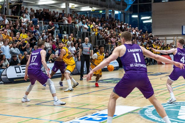 Mathis Moenninghoff (BG Goettingen, 17) Jordan Sears (BG Goettingen, 03) Aeneas Jung (Bozic Estriche Knights Kirchheim, 19) Neil Schwanenberg (Bozic Estriche Knights Kirchheim, 02) Robin Lodders (BG Goettingen, 11) GER, Bozic Estriche Knights Kirchheim vs. BG Goettingen, BARMER 2. Basketball Bundesliga, Playoffs Spiel 4, Saison 2025 2026, 14.05.2026 GER, Bozic Estriche Knights Kirchheim vs. BG Goettingen, BARMER 2. Basketball Bundesliga, Playoffs Spiel 4, Saison 2025 2026, 14.05.2026 Goeppingen Copyright: xEibner-Pressefoto NinaxSanderx EP_NSR