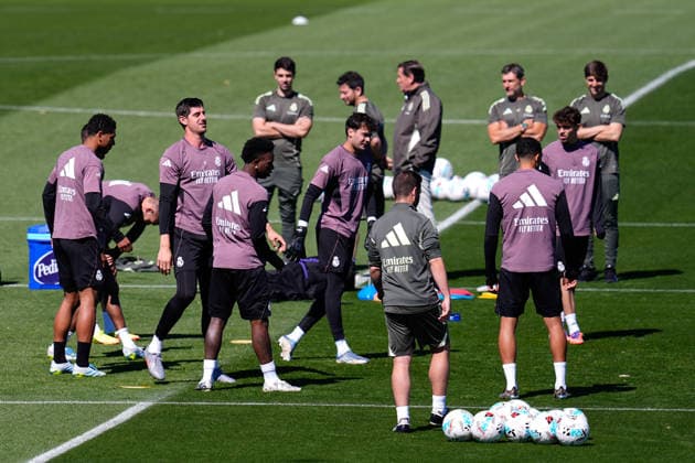 May 16, 2026, Valdebebas, Madrid, Spain: Thibaut Courtois during the training day of Real Madrid ahead the Spanish League, LaLiga EA Sports, football match against Sevilla FC at Ciudad Deportiva Real Madrid on May 16, 2026, in Valdebebas, Madrid, Spain. Real Madrid Training Session - Laliga Ea Sports - ZUMAa181 20260516_zaa_a181_051 Copyright: xDennisxAgyemanx