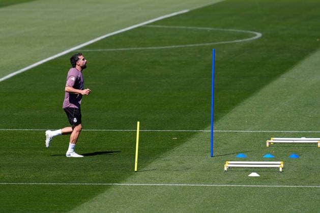 May 16, 2026, Valdebebas, Madrid, Spain: Daniel Carvajal during the training day of Real Madrid ahead the Spanish League, LaLiga EA Sports, football match against Sevilla FC at Ciudad Deportiva Real Madrid on May 16, 2026, in Valdebebas, Madrid, Spain. Valdebebas Spain - ZUMAa181 20260516_zaa_a181_072 Copyright: xDennisxAgyemanx