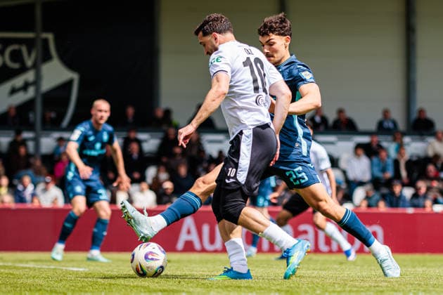 v.l. Berkan Taz (SC Verl, 10), Sean Dulic (TSV 1860 Muenchen, 25) GER, SC Verl vs. TSV 1860 Muenchen, Fussball, 3. Liga, 38. Spieltag, Spielzeit 2025 2026, 16.05.2026 DFL Regulations prohibit any use of photographers as image sequences and or quasi-video. GER, SC Verl vs. TSV 1860 Muenchen, Fussball, 3. Liga, 38. Spieltag, Spielzeit 2025 2026, 16.05.2026 Verl Copyright: xEibner-Pressefoto JanxRollingerx EP_JSK