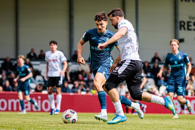 v.l. Sean Dulic (TSV 1860 Muenchen, 25), Berkan Taz (SC Verl, 10) GER, SC Verl vs. TSV 1860 Muenchen, Fussball, 3. Liga, 38. Spieltag, Spielzeit 2025 2026, 16.05.2026 DFL Regulations prohibit any use of photographers as image sequences and or quasi-video. GER, SC Verl vs. TSV 1860 Muenchen, Fussball, 3. Liga, 38. Spieltag, Spielzeit 2025 2026, 16.05.2026 Verl Copyright: xEibner-Pressefoto JanxRollingerx EP_JSK