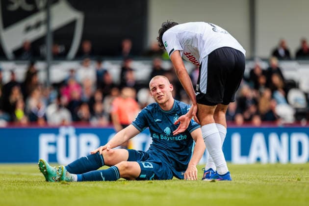 v.l. Lasse Fassmann (TSV 1860 Muenchen, 33), Marco Woerner (SC Verl, 11) GER, SC Verl vs. TSV 1860 Muenchen, Fussball, 3. Liga, 38. Spieltag, Spielzeit 2025 2026, 16.05.2026 DFL Regulations prohibit any use of photographers as image sequences and or quasi-video. GER, SC Verl vs. TSV 1860 Muenchen, Fussball, 3. Liga, 38. Spieltag, Spielzeit 2025 2026, 16.05.2026 Verl Copyright: xEibner-Pressefoto JanxRollingerx EP_JSK