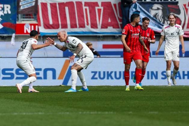 Nadiem Amiri 10 (1. FSV Mainz 05) und Torschuetze Phillip Tietz 20 (1. FSV Mainz 05) jubeln nach dem 0:1, Freude, Emotion, 1. FC Heidenheim vs. 1. FSV Mainz 05, Fussball, Maenner, Bundesliga, DFL, Saison 2025 2026, 34. Spieltag, Rueckrunde, 16.05.2026 DFB regulations prohibit any use of photographs as image sequences and or quasi-video Heidenheim Baden-Wuerttemberg Deutschland