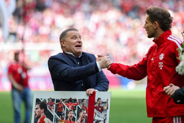 Leon Goretzka (FC Bayern Muenchen, 08) mit Max Eberl (FC Bayern Muenchen, Sportvorstand), GER, FC Bayern Muenchen vs. 1. FC Koeln, Fussball, Bundesliga, 34. Spieltag, Saison 2025 2026, 16.05.2026, DFL DFB REGULATIONS PROHIBIT ANY USE OF PHOTOGRAPHS as IMAGE SEQUENCES and or QUASI-VIDEO, GER, FC Bayern Muenchen vs. 1. FC Koeln, Fussball, Bundesliga, 34. Spieltag, Saison 2025 2026, 16.05.2026 Muenchen Copyright: xEibner-Pressefoto JennixMaulx EP_JML