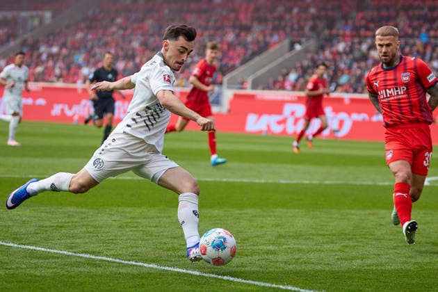 Paul Nebel (1. FSV Mainz 05, 08) Flanke GER, 1. FC Heidenheimn vs. FSV Mainz 05, Fussball, Herren, 1. Bundesliga, 34. Spieltag, Spielzeit 2025 2026, 16.05.2026 DFL, DFB regulations prohibit any use of photographs as image sequences and or quasi-video GER, 1. FC Heidenheimn vs. FSV Mainz 05, Fussball, Herren, 1. Bundesliga, 34. Spieltag, Spielzeit 2025 2026, 16.05.2026 Heidenheim Copyright: xEibner-Pressefoto GeraldxOelze-dexStoppanyx EP_ODS
