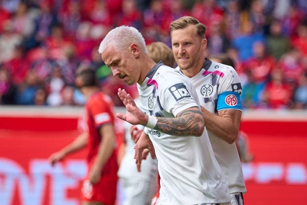 Silvan Dominic Widmer (1. FSV Mainz 05, 30) und Phillip Tietz (1. FSV Mainz 05, 20) nach dem Treffer zur 0:1 Fuehrung fuer Mainz GER, 1. FC Heidenheimn vs. FSV Mainz 05, Fussball, Herren, 1. Bundesliga, 34. Spieltag, Spielzeit 2025 2026, 16.05.2026 DFL, DFB regulations prohibit any use of photographs as image sequences and or quasi-video GER, 1. FC Heidenheimn vs. FSV Mainz 05, Fussball, Herren, 1. Bundesliga, 34. Spieltag, Spielzeit 2025 2026, 16.05.2026 Heidenheim Copyright: xEibner-Pressefoto GeraldxOelze-dexStoppanyx EP_ODS
