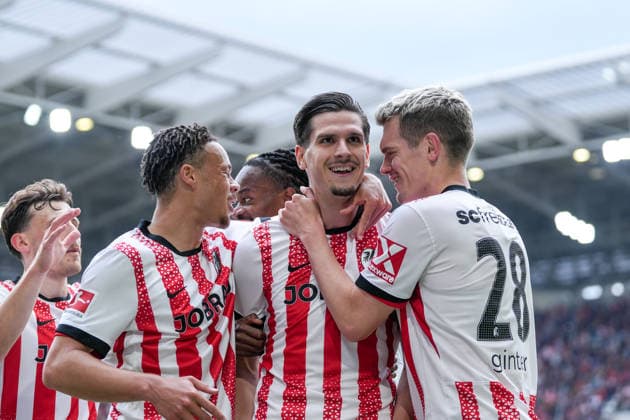 Derry Scherhant (SC Freiburg, 07), Igor Matanovic (SC Freiburg, 31), Matthias Ginter (SC Freiburg, 28) Torjubel, Emotionen, Torschuss, Abschluss, Torerfolg, Tor, Treffer , Deutschland, Fussball, 1. Bundesliga, 34.Spieltag, 2025 2026, SC Freiburg vs. RB Leipzig, 16.05.2026, Europa-Park Stadion, Freiburg Freiburg Europa-Park Stadion Baden-Württemberg Deutschland Copyright: xArnexAmbergx