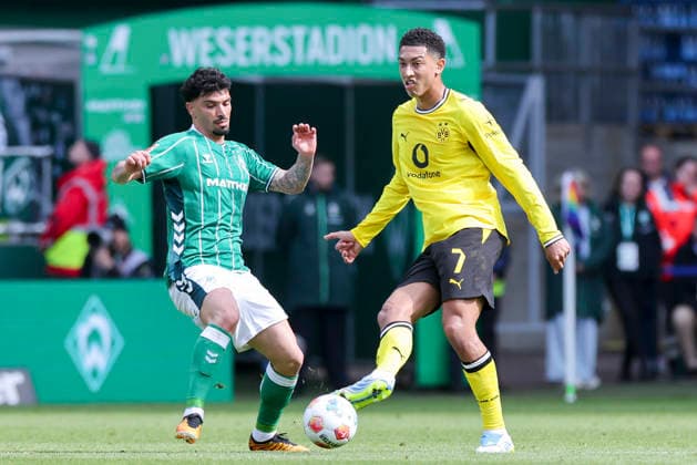 Cameron Puertas (Werder Bremen) und Jobe Bellingham (Borussia Dortmund) kaempfen um den Ball, Bundesliga, SV Werder Bremen v Borussia Dortmund, Weserstadion am 16. May 2026 in Bremen, Deutschland. (Foto von Marco Steinbrenner DeFodi Images) Cameron Puertas (Werder Bremen) und Jobe Bellingham (Borussia Dortmund) battle for the ball, Bundesliga, SV Werder Bremen v Borussia Dortmund, Weserstadion, May 16, 2026 in Bremen, Germany. (Photo by Marco Steinbrenner DeFodi Images) DFL regulations prohibit any use of photographs as image sequences and or quasi-video. -