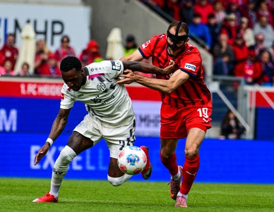 GER, 1. FBL, 1. FC Heidenheim vs 1. FSV Mainz 05 16.05.2026, Voith-Arena, Heidenheim, GER, 1. FBL, 1. FC Heidenheim vs 1. FSV Mainz 05, im Bild Sheraldo Becker (Mainz, 23), Jonas Föhrenbach Foehrenbach (Heidenheim, 19)