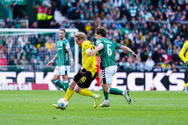 Julian Brandt (Borussia Dortmund, 10), Jens Stage (SV Werder Bremen, 06) GER, SV Werder Bremen vs. Borussia Dortmund, Fussball, Bundesliga, Spieltag 30, Spielzeit 2025 2026, 16.05.2026 DFL REGULATIONS PROHIBIT ANY USE OF PHOTOGRAPHS AS IMAGE SEQUENCES AND OR QUASI-VIDEO GER, SV Werder Bremen vs. Borussia Dortmund, Fussball, Bundesliga, Spieltag 30, Spielzeit 2025 2026, 16.05.2026 Bremen Copyright: xEibner-Pressefoto MarcelxvonxFehrnx EP_MFN