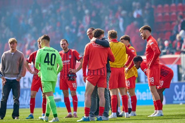 Enttaeuschte Heidenheimer nach Spielende GER, 1. FC Heidenheimn vs. FSV Mainz 05, Fussball, Herren, 1. Bundesliga, 34. Spieltag, Spielzeit 2025 2026, 16.05.2026 DFL, DFB regulations prohibit any use of photographs as image sequences and or quasi-video GER, 1. FC Heidenheimn vs. FSV Mainz 05, Fussball, Herren, 1. Bundesliga, 34. Spieltag, Spielzeit 2025 2026, 16.05.2026 Heidenheim Copyright: xEibner-Pressefoto GeraldxOelze-dexStoppanyx EP_ODS