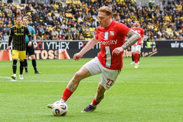 Leon Sommer (TSV Havelse, 22) am Ball, Spielszene, Freisteller, Ganzkörper, Einzelbild, Aktion, Action, 16.05.2026, Aachen (Deutschland), Fussball, 3. Liga, TSV Alemannia Aachen - TSV Havelse, Fussball, 3. Liga, TSV Alemannia Aachen - TSV Havelse, DFB DFL REGULATIONS PROHIBIT ANY USE OF PHOTOGRAPHS AS IMAGE SEQUENCES AND OR QUASI-VIDEO.