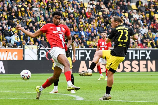 Lars Gindorf (Alemannia Aachen, 23) schießt auf das Tor, Aktion, Action, Spielszene, 16.05.2026, Aachen (Deutschland), Fussball, 3. Liga, TSV Alemannia Aachen - TSV Havelse, Fussball, 3. Liga, TSV Alemannia Aachen - TSV Havelse, DFB DFL REGULATIONS PROHIBIT ANY USE OF PHOTOGRAPHS AS IMAGE SEQUENCES AND OR QUASI-VIDEO.