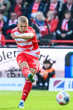 v.l.: Dmytro Bogdanov ( 1.FC Union Berlin, 30), zieht aufs Tor ab, GER, Berlin, 1. FC Union Berlin gegen FC Augsburg, 1. Bundesliga, Fußball, DFB, letzter Spieltag, Saison 2025 2026, Alte Försterei, 16. Mai 2026, DFB DFL REGULATIONS PROHIBIT ANY USE OF PHOTOGRAPHS AS IMAGE SEQUENCES AND OR QUASI-VIDEO, Copyright: HMBxMedia UwexKoch