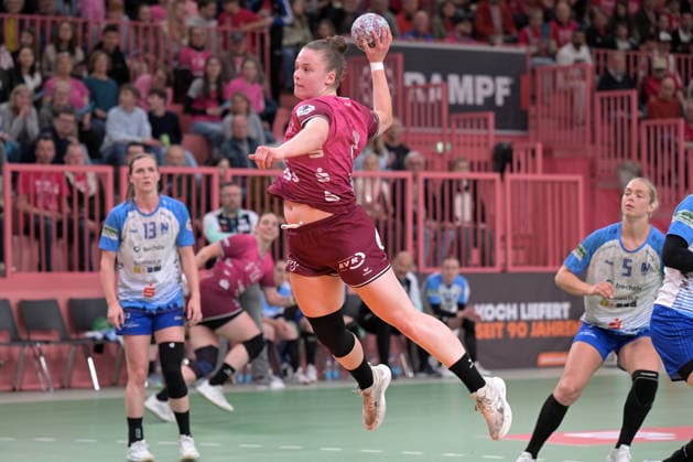 Ida Petzold (TusSies Metzingen, 08) beim Wurf Tor TusSies Metzingen vs. Union Neckarsulm , Handball, Alsco HBF, 5. Play-Off Ligaspieltag, Saison 2025 2026, 16.05.2026 TusSies Metzingen vs. Sport-Union Neckarsulm , Handball, Alsco HBF, 5. Play-Off Ligaspieltag, Saison 2025 2026, 16.05.2026 Tuebingen Copyright: xEibner-Pressefoto TobiasxBaurx EP_TBR