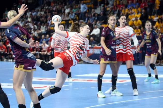 handball, ehf european league, 1 2 finale, dijon - esztergom NICOLAS GOISQUE MAXPPP - 16-5-2026, 18h00, handball, ehf european league, 1 2 finale, jda bourgogne dijon - mol esztergom, esztergom a dominé une grande partie de la seconde période menant un moment de 4 buts, ici emilia varga trouve la solution de tir au sein de la défense dijonnaise Copyright: xMAXPPPxNICOLASxGOISQUEx GSQ202605167235 GSQ202605167235