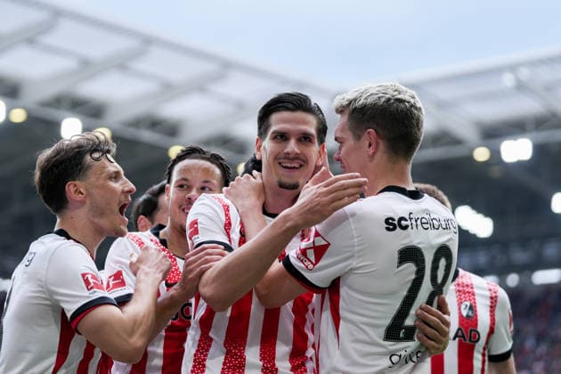 Maximilian Eggestein (SC Freiburg, 08), Derry Scherhant (SC Freiburg, 07), Igor Matanovic (SC Freiburg, 31), Matthias Ginter (SC Freiburg, 28), Torjubel, Emotionen, Torschuss, Abschluss, Torerfolg, Tor, Treffer , Deutschland, Fussball, 1. Bundesliga, 34.Spieltag, 2025 2026, SC Freiburg vs. RB Leipzig, 16.05.2026, Europa-Park Stadion, Freiburg Freiburg Europa-Park Stadion Baden-Württemberg Deutschland Copyright: xArnexAmbergx