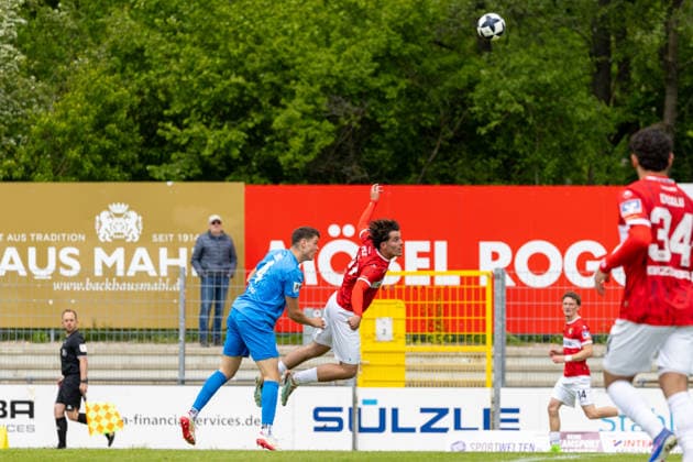 Dennis Egel (FC Astoria Walldorf, 04) und Marko Pilic (TSG Balingen, 37) TSG Balingen vs. FC Astoria Walldorf, Fussball Oberliga, Saison 2025 2026, 16.05.26 TSG Balingen vs. FC Astoria Walldorf, Fussball, Regionalliga Suedwest, 34. Spieltag, Saison 2025 2026, 16.05.26 Villingen Copyright: xEibner-Pressefoto KirstenxJägerx