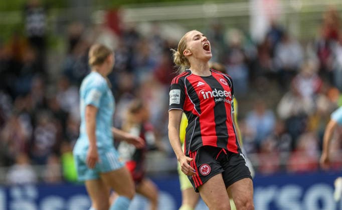 GER, Frankfurt, Eintracht Frankfurt vs Union Berlin, Google Pixel Bundesliga, Fussball, DFB, Spielzeit 2025 2026, Stadion am Brentanobad, 26. Spieltag im Bild: Enttäuschung und Frust, Emotionen bei Laura Freigang (Eintracht Frankfurt Frauen 10), Torchance DFB DFL REGULATIONS PROHIBIT ANY USE OF PHOTOGRAPHS AS IMAGE SEQUENCES AND OR QUASI-VIDEO, 17.05.2026 Copyright: HMBxMedia HendrikxHamelau