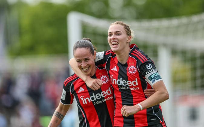 GER, Frankfurt, Eintracht Frankfurt vs Union Berlin, Google Pixel Bundesliga, Fussball, DFB, Spielzeit 2025 2026, Stadion am Brentanobad, 26. Spieltag im Bild: Geraldine Reuteler (Eintracht Frankfurt Frauen 14), Laura Freigang (Eintracht Frankfurt Frauen 10), Tor, Jubel und Freude, Emotionen, 2:2 DFB DFL REGULATIONS PROHIBIT ANY USE OF PHOTOGRAPHS AS IMAGE SEQUENCES AND OR QUASI-VIDEO, 17.05.2026 Copyright: HMBxMedia HendrikxHamelau