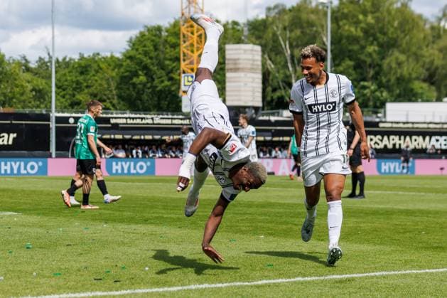 David Ngabi Mokwa (SV 07 Elversberg) bejubelt den Treffer zum 2:0 mit Bambase Conte (SV 07 Elversberg), SV Elversberg vs SC Preussen Muenster, Fussball, 2. Bundesliga, 34. Spieltag, Saison 2025 2026, 17.05.2026 DFB regulations prohibit any use of photographs as image sequences and or quasi-video. SV Elversberg vs SC Preussen Muenster, Fussball, 2. Bundesliga, 34. Spieltag, Saison 2025 2026, 17.05.2026 Copyright: xEibner-Pressefoto AlexanderxNeisx EP_ANS