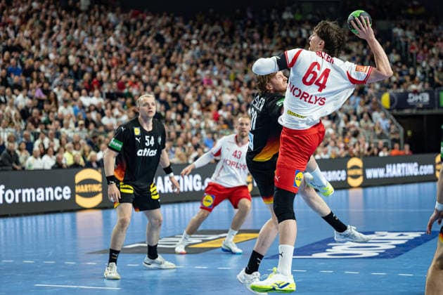 Mens Handball international match, Länderspiel, Nationalmannschaft Germany - Denmark. May 17, 2026 Justus Fischer (Germany Deutschland, 54), Simon Pytlick (Denmark, 43), Tom Kiesler (Germany Deutschland, 30), Lasse Moller (Denmark, 64), ; Mens Handball International Match, Germany - Denmark. May 17, 2026 Copyright: xBEAUTIFULxSPORTS Erlhofx