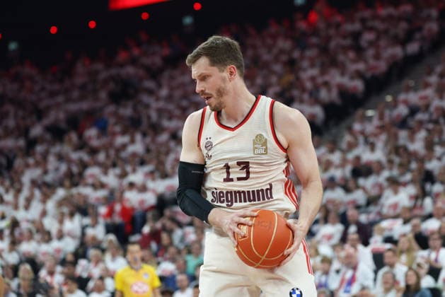 Andreas Obst (FC Bayern Basketball, 13) mit Ball, GER, FC Bayern Basketball vs. Vet Concept Gladiators Trier, Basketball, easycredit Basketball Bundesliga, Playoffs, Viertelfinale Saison 2025 2026, 17.05.2026, GER, FC Bayern Basketball vs. Vet Concept Gladiators Trier, Basketball, easycredit Basketball Bundesliga, Playoffs, Viertelfinale Saison 2025 2026, 17.05.2026 Muenchen Copyright: xEibner-Pressefoto JennixMaulx EP_JML