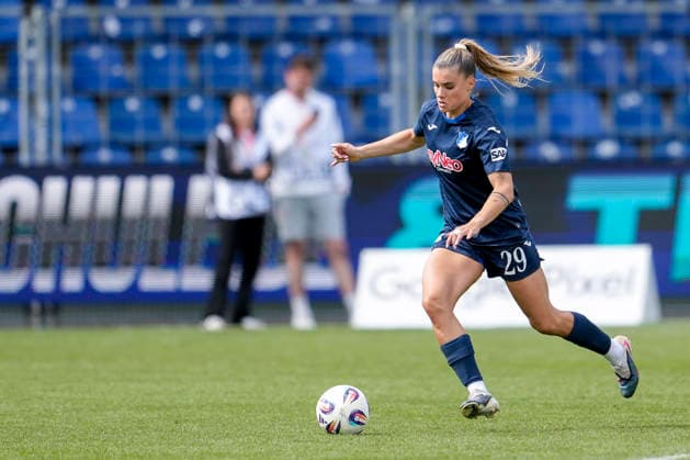 Selina Cerci (TSG, 29), am Ball, Freisteller, Ganzkörper, Einzelbild, Einzelfoto, Aktion, Action, 17.05.2026, Sinsheim (Hoffenheim) (Deutschland), Fussball, Google Pixel Frauen-Bundesliga, TSG 1899 Hoffenheim - RB Leipzig, DFB DFL REGULATIONS PROHIBIT ANY USE OF PHOTOGRAPHS AS IMAGE SEQUENCES AND OR QUASI-VIDEO.