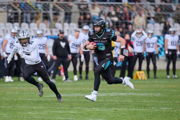 European Football Alliance, EFA, Munich Ravens, Raiders Tirol, Munich, 9 Russell Tabor (Munich Ravens, QB) European Football Alliance, EFA, Munich Ravens, Raiders Tirol, Munich, Stadion an der Grünwalder Straße, American Football München Städtisches Stadion an der Grünwalder Strasse Bayern Deutschland Copyright: xAmericanxFootballxNetworkx(AF.N)x·xGerhardxLehnerx