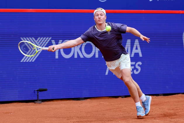 Max Schoenhaus (Germany) kontrolliert den Ball, Bitpanda Hamburg Open, Bitpanda Hamburg Open, Rothenbaum am 18. May 2026 in Hamburg, Deutschland. (Foto von Marco Steinbrenner DeFodi Images) Max Schoenhaus (Germany) controls the ball, Bitpanda Hamburg Open, Bitpanda Hamburg Open, Rothenbaum, May 18, 2026 in Hamburg, Germany. (Photo by Marco Steinbrenner DeFodi Images) -