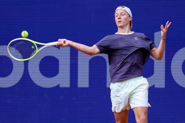 Max Schoenhaus (Germany) kontrolliert den Ball, Bitpanda Hamburg Open, Bitpanda Hamburg Open, Rothenbaum am 18. May 2026 in Hamburg, Deutschland. (Foto von Marco Steinbrenner DeFodi Images) Max Schoenhaus (Germany) controls the ball, Bitpanda Hamburg Open, Bitpanda Hamburg Open, Rothenbaum, May 18, 2026 in Hamburg, Germany. (Photo by Marco Steinbrenner DeFodi Images) -