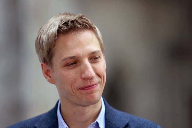 Fussball, Frauen, Bundesliga, Saison 2025 2026, FC Bayern München,Frauen, Doublefeier, Rathausbalkon, Marienplatz Dominik Krause, Oberbürgermeister der Stadt München, OB, Oberbürgermeister München, Kopf, Portrait, schmunzelnd