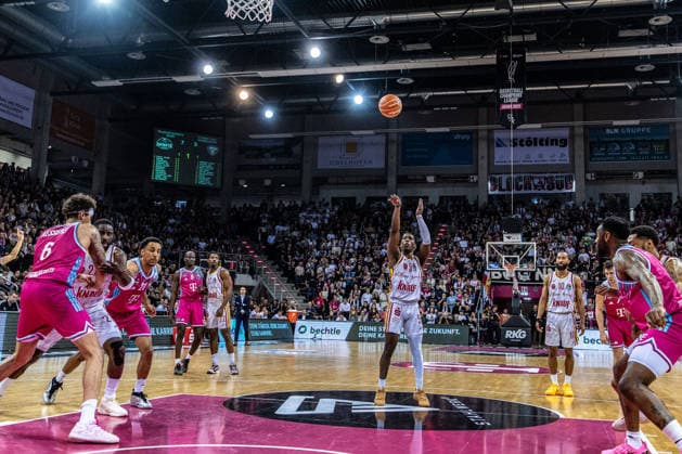 Marcus Carr (Fitness First Wuerzburg Baskets, 05) beim Freiwurf Telekom Baskets Bonn vs. Fitness First Wuerzburg Baskets, Basketball, easy Credit BBL, Playoffs, Viertelfinale, 2. Spieltag, 2025 2026, 18.05.2026 Telekom Baskets Bonn vs. Fitness First Wuerzburg Baskets, Basketball, easy Credit BBL, Playoffs, Viertelfinale, 2. Spieltag, 2025 2026, 18.05.2026 Bonn Copyright: xEibner-Pressefoto GerhardxWingenderx EP_GWR