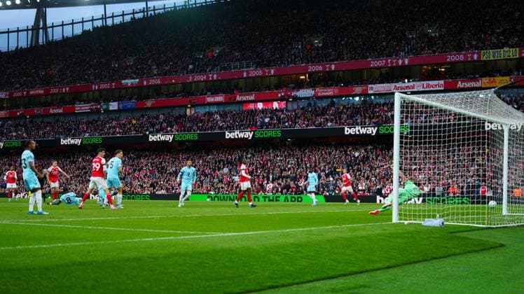 Leandro Trossard of Arsenal hits the post Arsenal v Burnley, Premier League, Football, Emirates Stadium, London, UK - 18 May 2026London Emirates Stadium United Kingdom EDITORIAL USE ONLY No use with unauthorised audio, video, data, fixture lists, club league logos or live services. Online in-match use limited to 120 images, no video emulation. No use in betting, games or single club league player publications. Copyright: xJavierxGarcia Shutterstockx 16881286bk