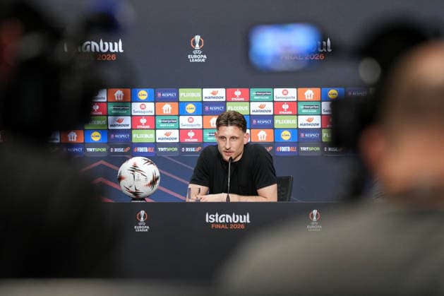 Maximilian Eggestein (SC Freiburg, 08) bei der PK, Pressekonferenz , Türkei, Fussball, UEFA Europa League, Finale, 2025 2026, SC Freiburg vs. Aston Villa, 19.05.2026, TüpraÅü Stadium, BeÅüiktaÅü Park, Istanbul Istanbul TüpraÅü Stadium, BeÅüiktaÅü Par Istanbul Türkei Copyright: xArnexAmbergx