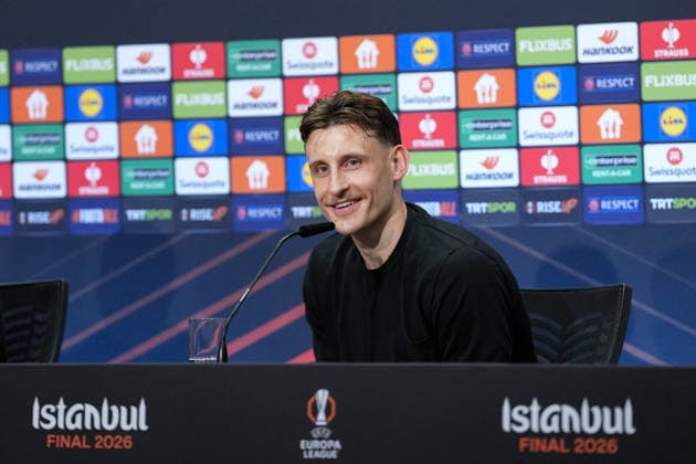 Maximilian Eggestein (SC Freiburg, 08) bei der PK, Pressekonferenz , Türkei, Fussball, UEFA Europa League, Finale, 2025 2026, SC Freiburg vs. Aston Villa, 19.05.2026, TüpraÅü Stadium, BeÅüiktaÅü Park, Istanbul Istanbul TüpraÅü Stadium, BeÅüiktaÅü Par Istanbul Türkei Copyright: xArnexAmbergx
