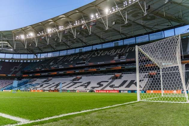 19.05.2026, SC Freiburg vs. Aston Villa, UEFA Europa League, Final Matchday -1 Besiktas Square, Besiktas Park, Stadium, Fan festival, Fan Fest, Fans Freiburg Aston Villa, Trophy, Uefa Cup League Trophy, Istanbul 2026 Final Abschlusstraining Final Training SC Freiburg in Vodafone Park Copyright: xBahhoxKarax